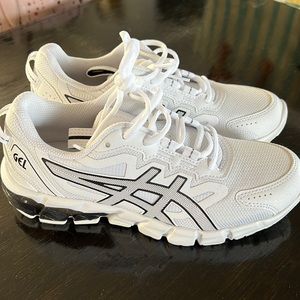 Brand New Womens Asics Sneakers size 5.